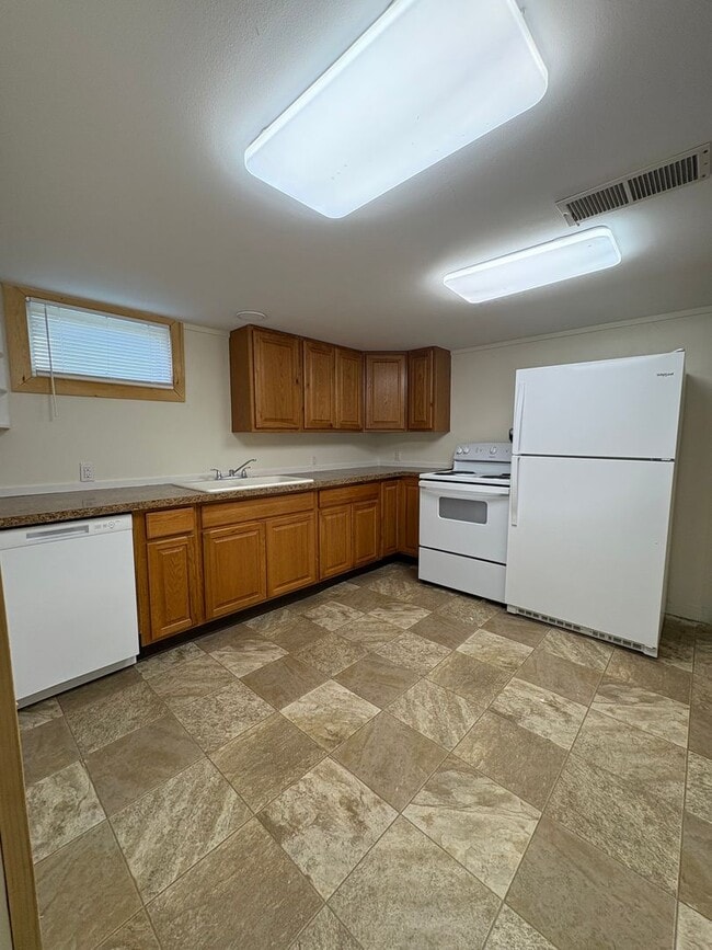 Photo - Centrally located 2 bed 1 bath upper level...