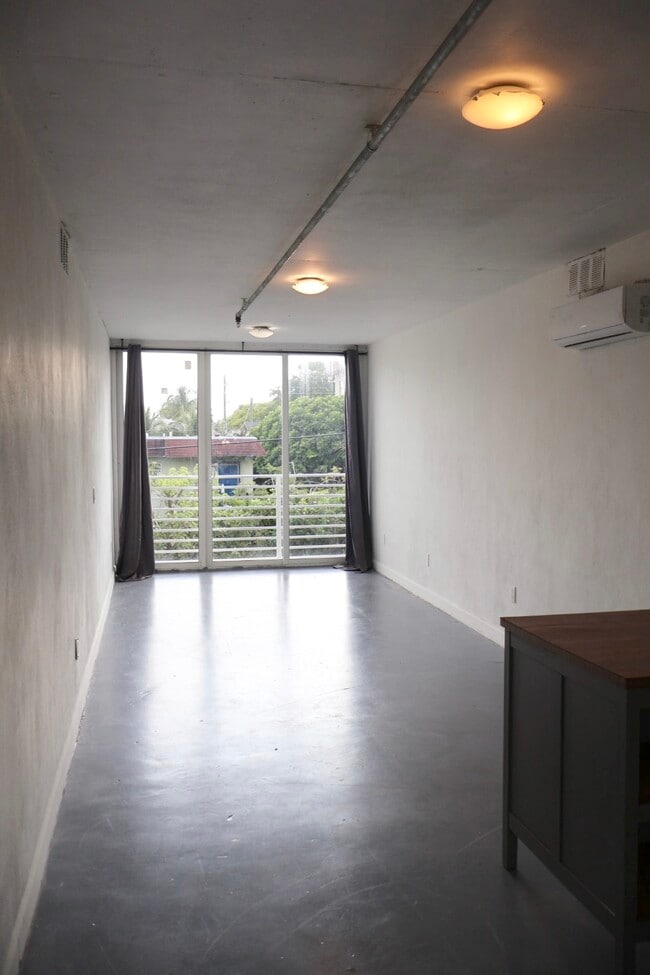 Photo - 542 SW 3rd St