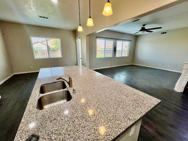 Photo - Northwest Bakersfield Gated Home