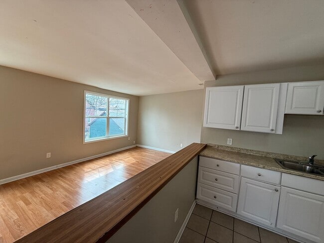 Photo - 555-565 N Kent St Unit 201