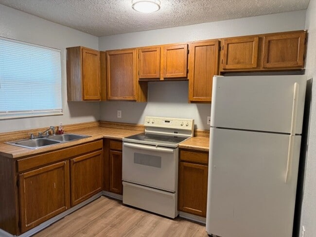 Photo - Sevierville 37862 - 2 bedroom, 1 bath apartment - Call Linda Meese (865) 591-6004