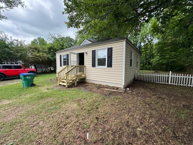 Photo - 660 Effingham Dr House