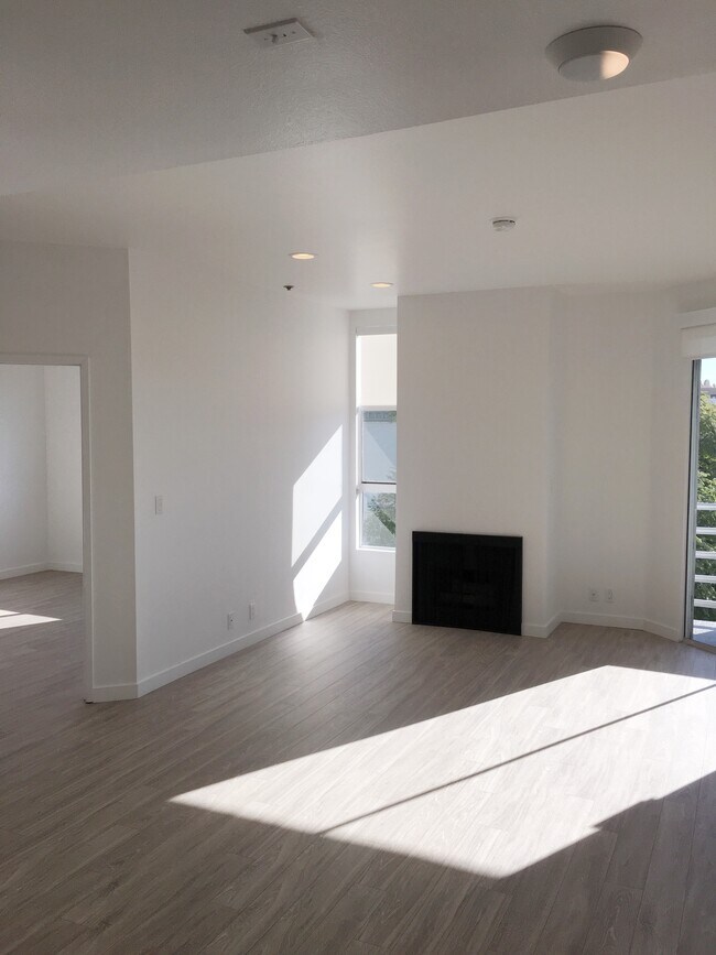 Photo - 8600 Burton Way