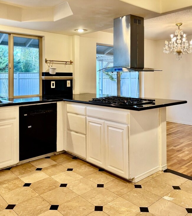 Photo - 3 Bed / 2.5 Bath Bellevue rambler $3,895/month