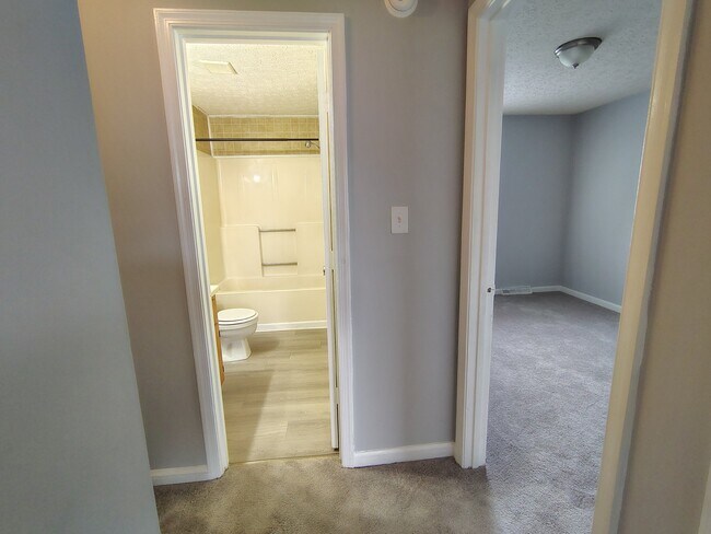 Photo - 16 Duiguid Dr