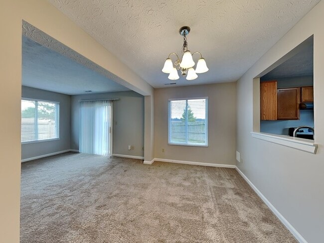 Photo - 2493 Grand Fir Dr