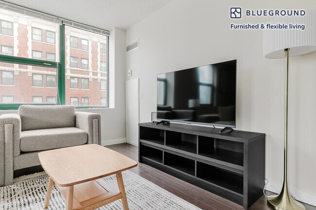 Photo - 77 W Huron St Unidad SI FL10-ID1381