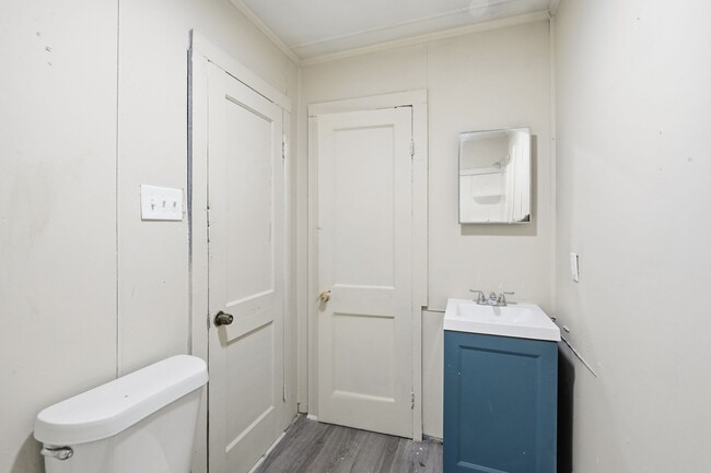 Photo - 140 Ambroise St