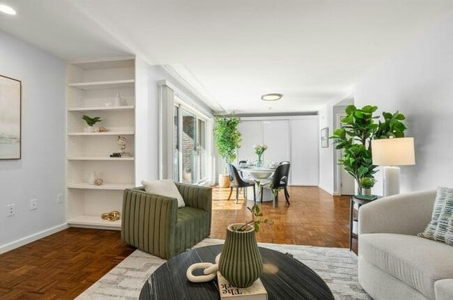 Photo - 130 Mt Auburn St Unit 406