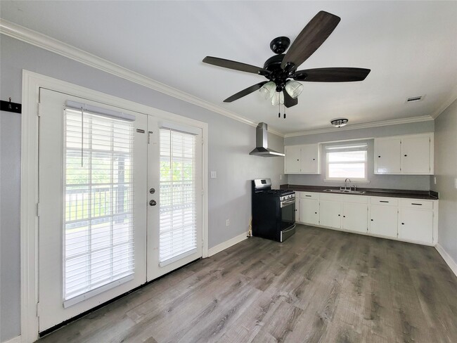 Photo - 2513 Kowis St