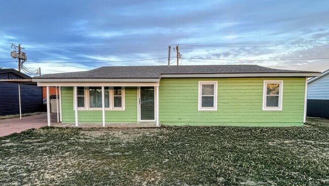 Building Photo - Snyder’s Sweet Spot: Modern Comfort Meets Country Charm