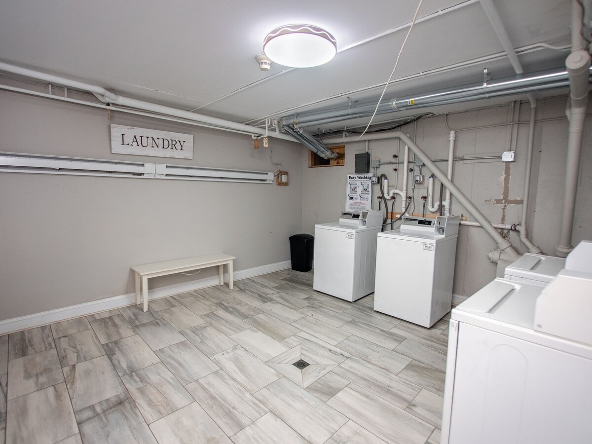 Photo - Davis Apartments