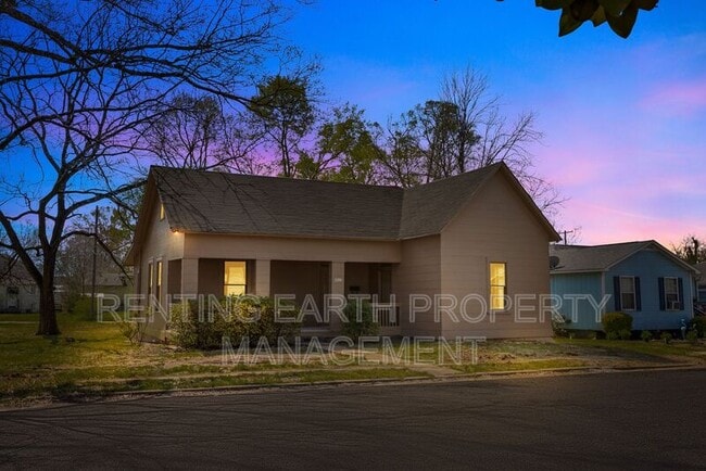 Building Photo - 2017 48th Street Ensley