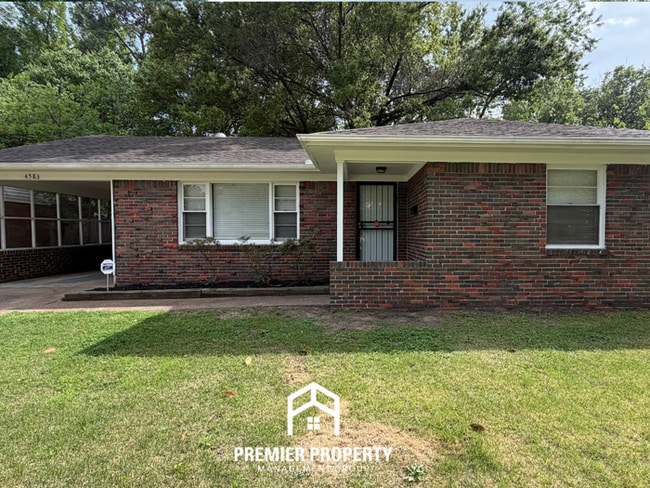 Building Photo - Charming 3BR/2BA in High-Demand 38117 | Hardwood Floors & Fenced Yard