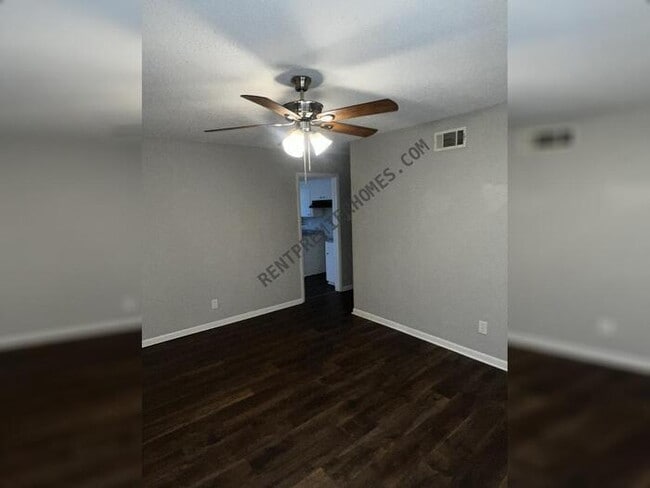 Photo - 16 Oakview Dr