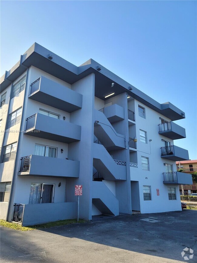 Building Photo - 495 NW 72nd Ave Unit 407 Rental