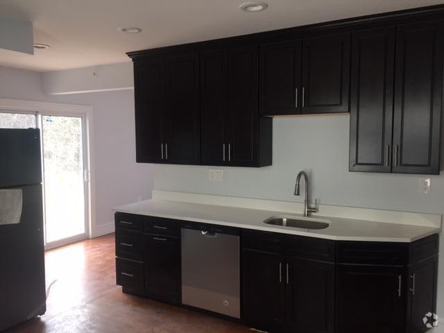 Building Photo - 74 Weld Hill St Unit 2 Rental