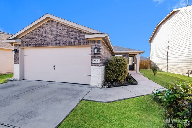 Building Photo - 1525 Treeta Trail Rental