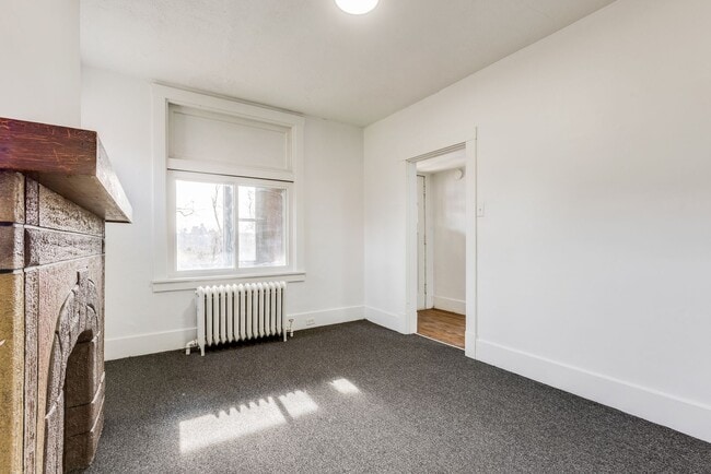 Photo - 2027 Eccles St