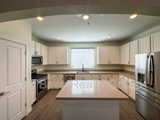 Photo - 1823 N 209th Ave