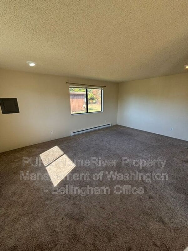 5084-5086 LaBounty Drive