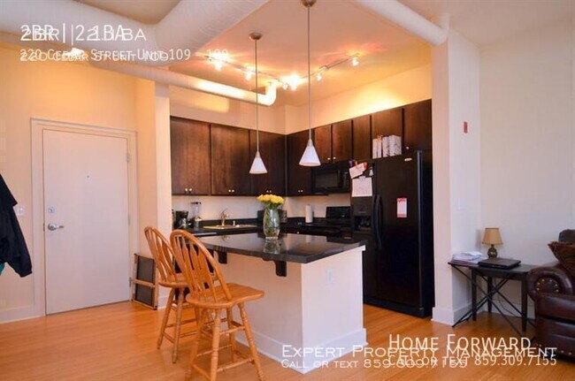 Photo - 220 Cedar St