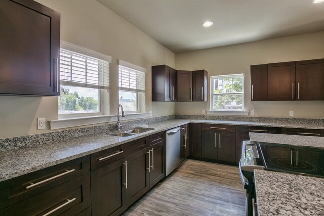 Photo - 808 St Augustine St