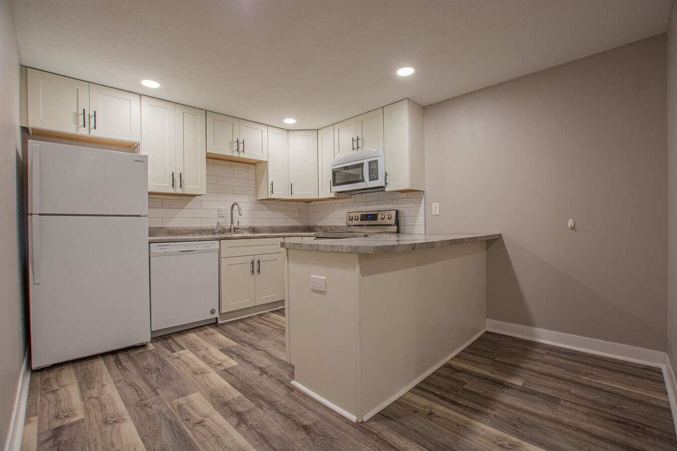 Photo - 114-116 38th St Unidad 114 - B