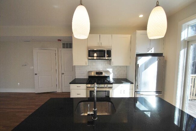 Building Photo - 145 Marcella St Unit 2 Rental