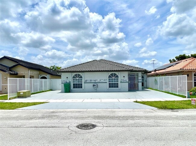 Building Photo - 5500 SW 142nd Pl Rental