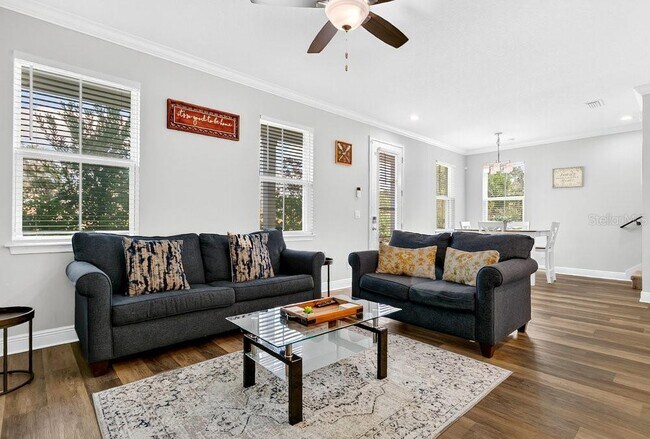 Photo - 50 W Esther St