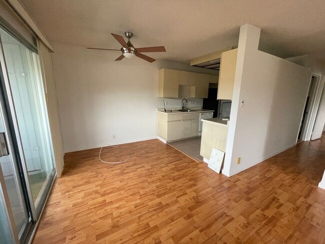 Photo - Spacious 2 Bedroom Townhouse w/ Parking in...