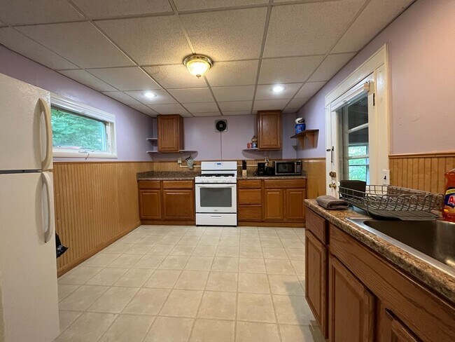 Photo - 208 Hudson St Unit Downstairs