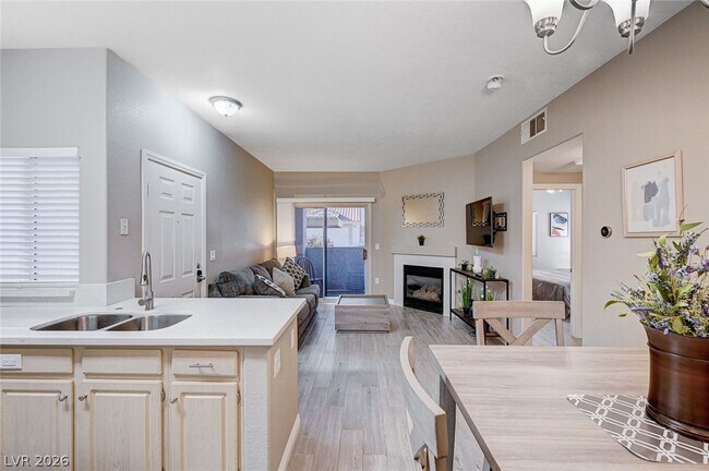 855 N Stephanie St Unit 1013