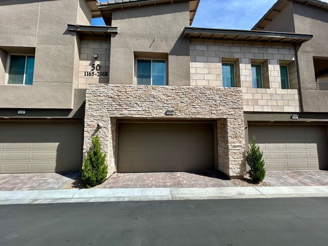 Building Photo - 3/BD 3/BA Stylish Summerlin West Townhome ...