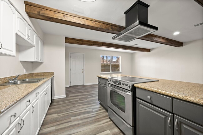 Photo - 9219 Baronne Dr