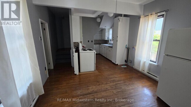 Photo - 545 Inkerman St E Unit 2