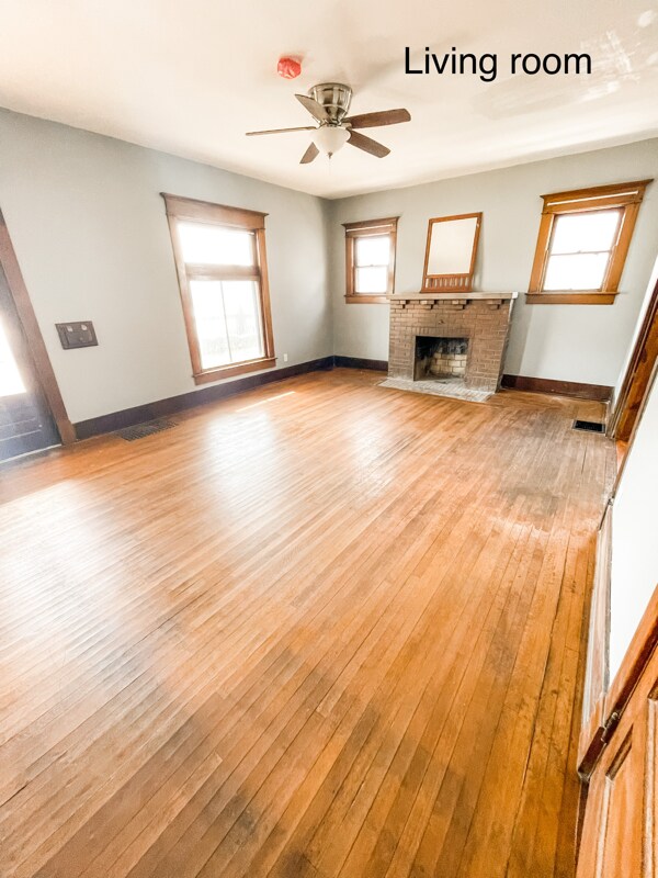 416 E Main St