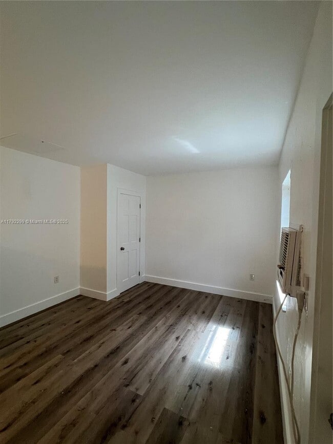 Photo - 2148 NW Flagler Terrace Unidad 9