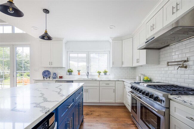 Photo - 505 Plum Island Ln