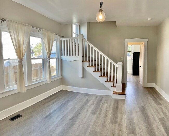 Photo - 918 Carpenter St