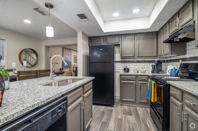 2BR, 3BA - 115SF Kitchen