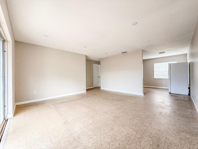 Building Photo - 3487 Hi St Rental