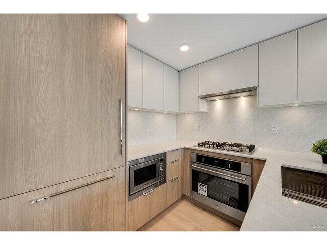 Photo - 10333-10133 133 St Unité 1507