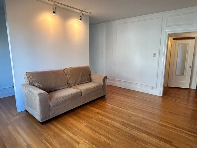 Photo - Russian Hill Large Studio Condo! Unit 6