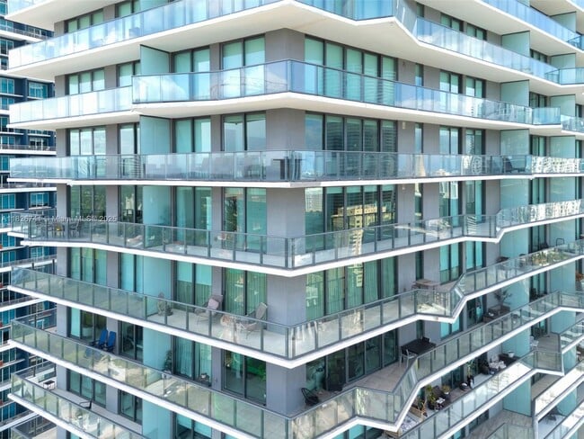 Building Photo - 1300 S Miami Ave Unit 2905 Rental