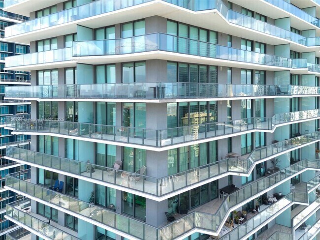 Building Photo - 1300 S Miami Ave Unit 2905 Rental