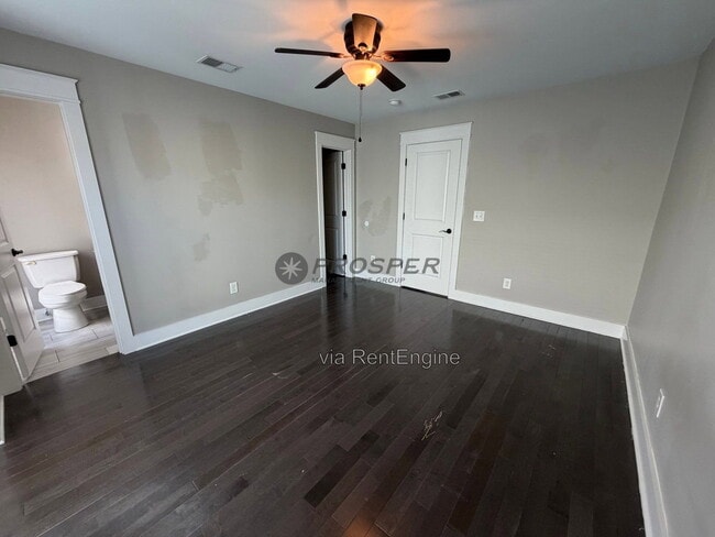 Photo - 111 America St