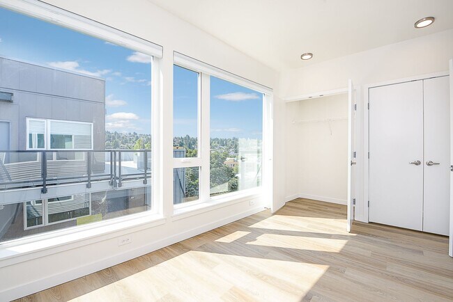 Photo - Portal Apartments