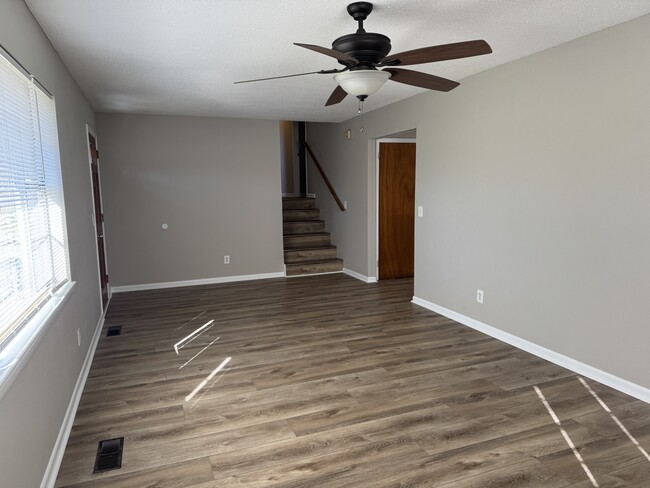 Photo - 1077 Bandy Ln